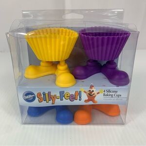 Wilton Silly Feet 4 Silicone Baking Cups Molds 4-Count #415-9428 New